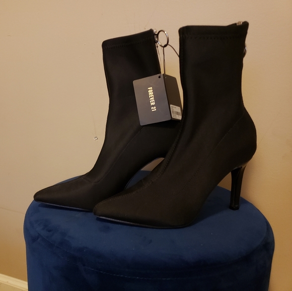 BLACK SOCK BOOTIES - Picture 1 of 2